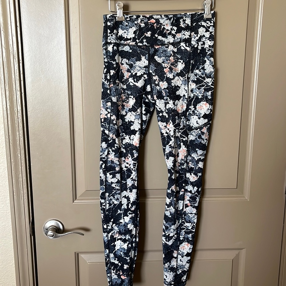 Lululemon fast and free